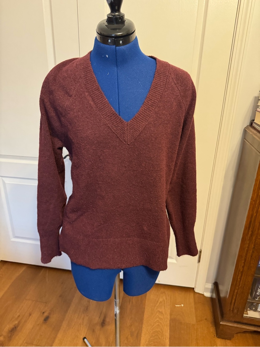 LOFT V-Neck Sweater in Burgundy Wine